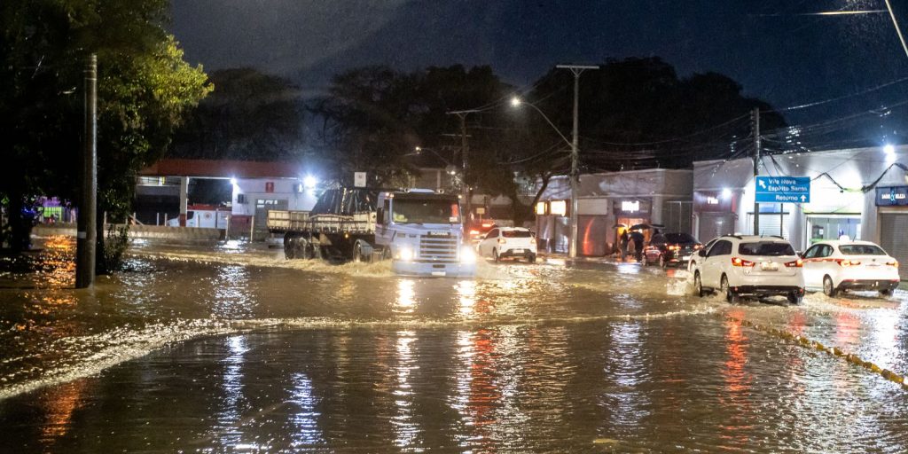 enchentes-no-rs-causaram-prejuizos-de-r$-3,32-bilhoes-ao-varejo