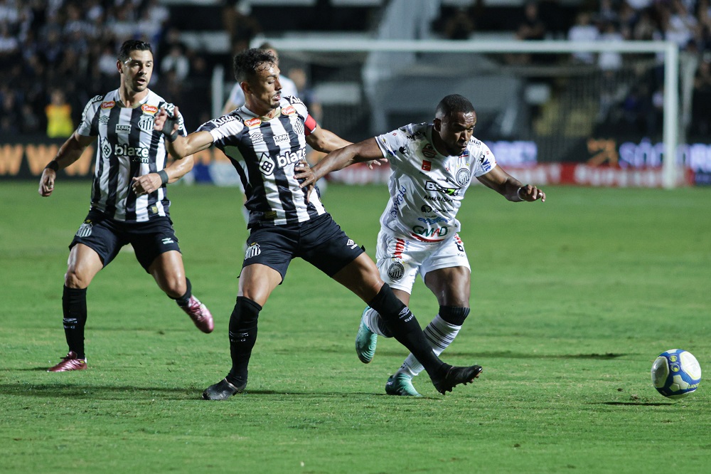 santos-tem-gol-anulado-no-ultimo-lance,-perde-para-o-operario-pr-e-chega-a-quatro-derrotas-consecutivas-na-serie-b