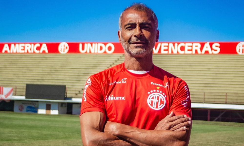 romario-fica-no-banco,-leva-amarelo-e-dispara-apos-derrota-do-america-rj:-‘foi-uma-m…’