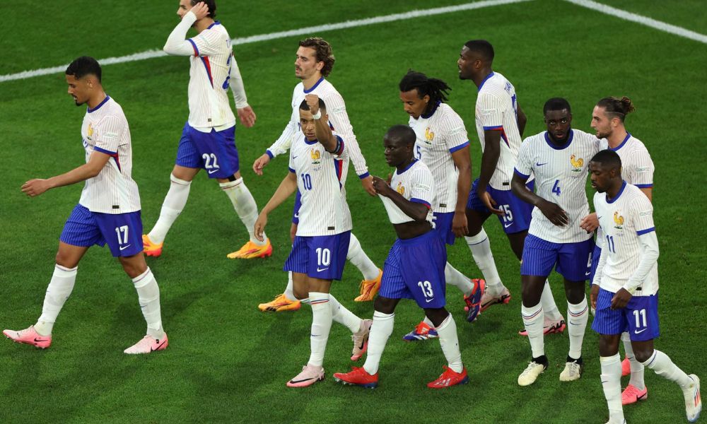 jogadores-da-selecao-da-franca-pedem-voto-contra-extrema-direita:-‘ato-de-amor-ao-nosso-pais’