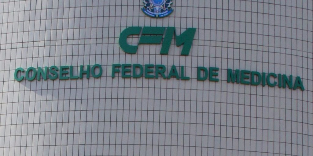 assistolia-e-crueldade,-diz-presidente-do-conselho-federal-de-medicina