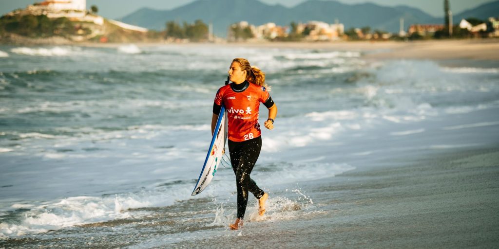 circuito-mundial-de-surfe-chega-a-praia-de-itauna,-em-saquarema