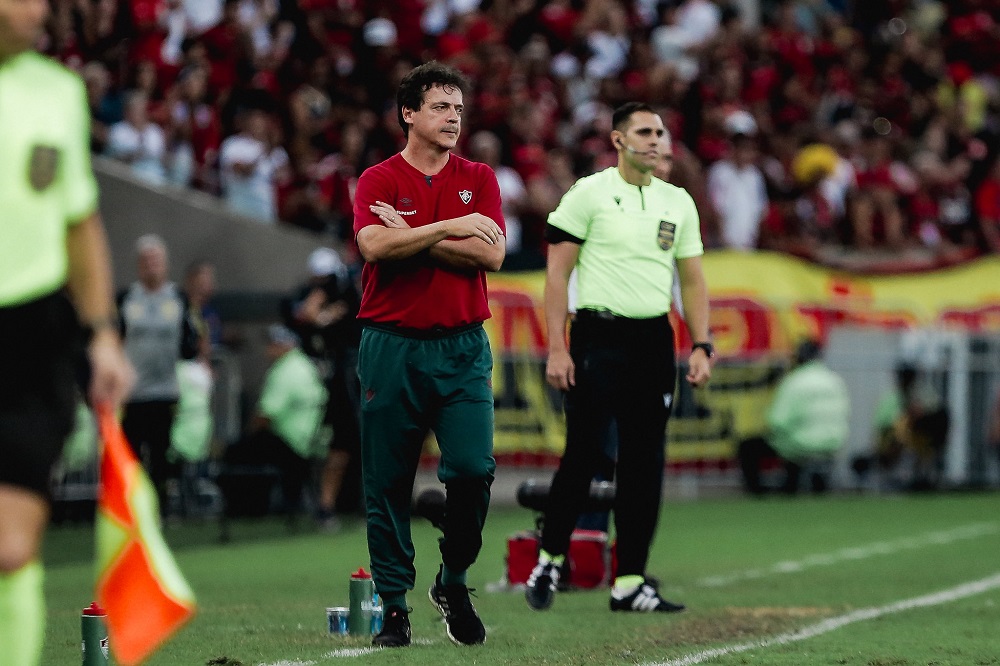 fernando-diniz-e-demitido-do-fluminense-apos-derrota-no-classico-com-o-flamengo