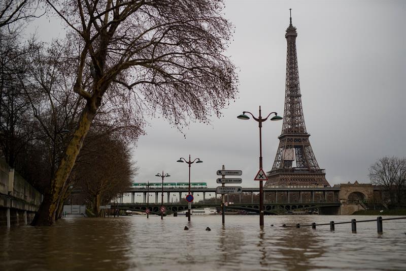 paris-2024:-sena-ainda-esta-muito-poluido-um-mes-antes-dos-jogos-de-paris