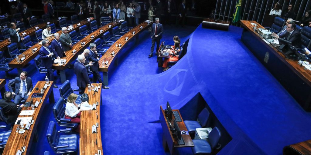 senado-aprova-bolsa-para-apoiar-permanencia-de-alunos-em-universidades