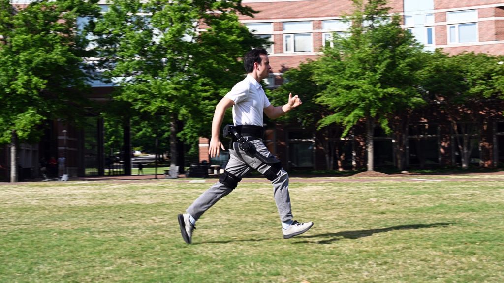 cientistas-criam-exoesqueleto-com-ia-que-ajuda-a-caminhar-e-correr;-veja-o-video
