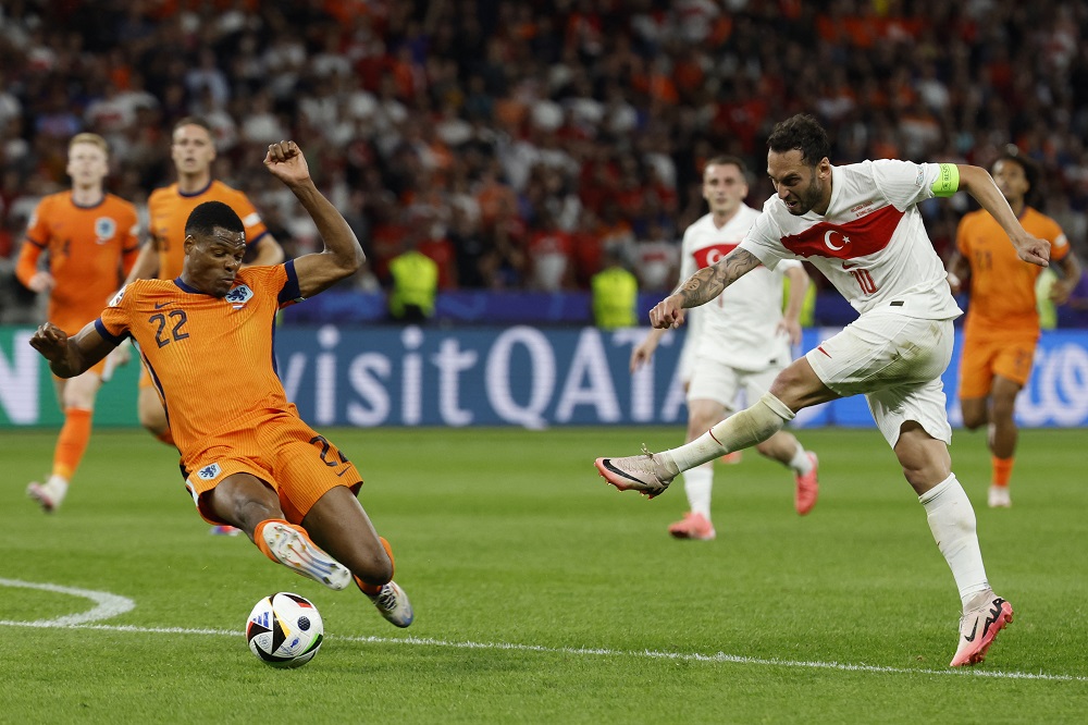 holanda-vira-contra-a-turquia-e-conquista-ultima-vaga-das-semis-da-eurocopa