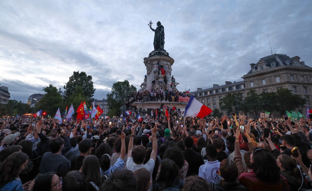 esquerda-vence-eleicoes-na-franca-e-freia-ascensao-da-direita-com-ajuda-do-centro