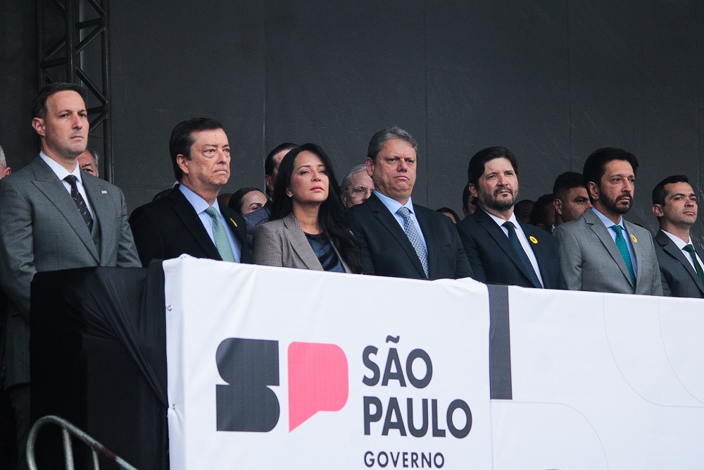 tarcisio-e-ricardo-nunes-participam-do-desfile-de-9-de-julho