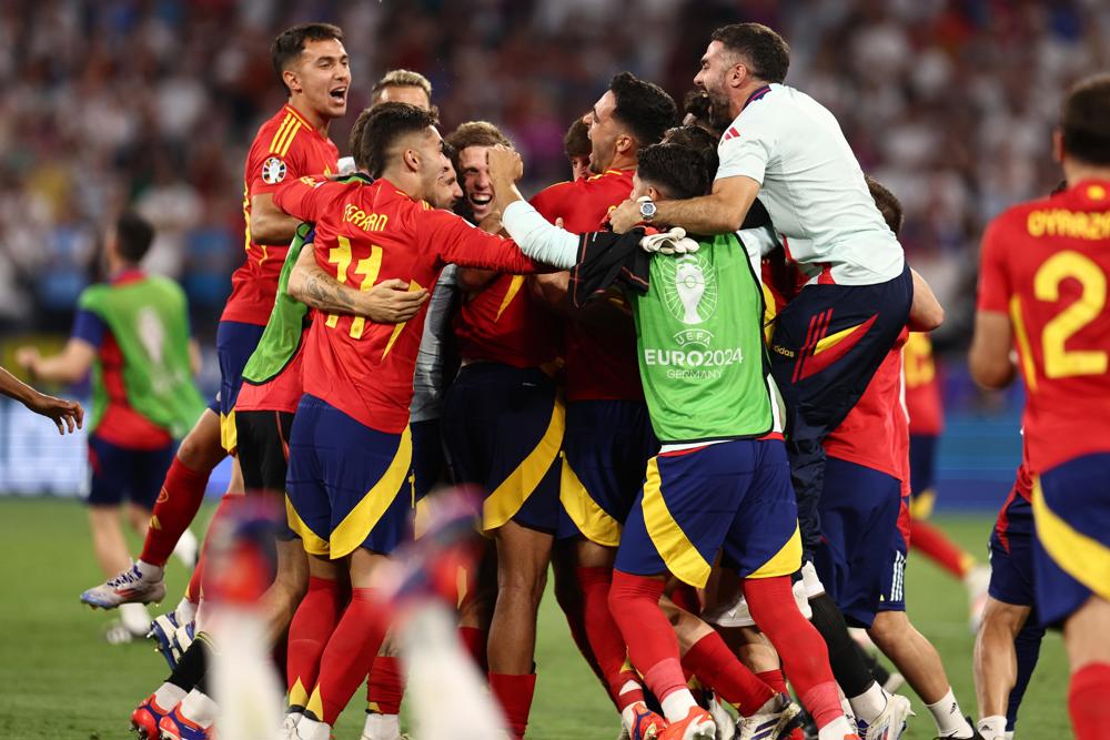 com-show-de-lamine-yamal,-espanha-vence-a-franca-de-virada-e-se-classifica-para-a-final-da-eurocopa