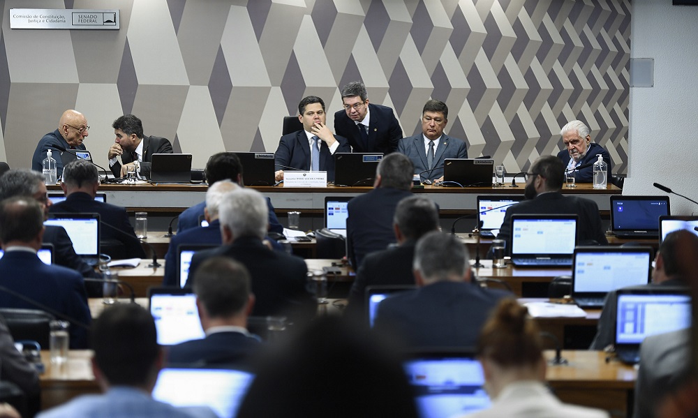 ccj-do-senado-adia-votacao-da-pec-do-marco-temporal-apos-pedido-de-vista-coletiva