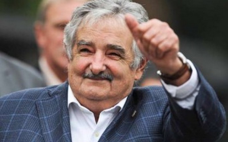 mujica-vive-‘momento-mais-dificil’-de-tratamento-para-cancer,-relata-esposa