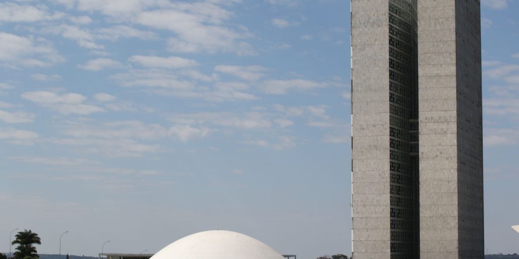 senado-adia-votacao-da-reoneracao-da-folha-de-pagamento-de-17-setores