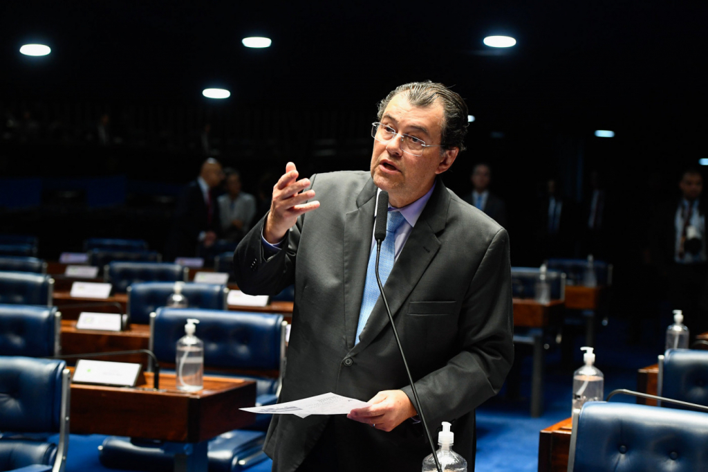 senador-eduardo-braga-e-escolhido-relator-da-regulamentacao-da-reforma-tributaria-no-senado