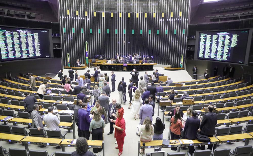 pec-da-anistia-para-partidos-politicos-e-aprovada-em-primeiro-turno-na-camara