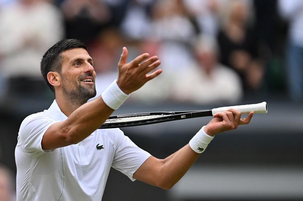 djokovic-e-alcaraz-vencem-suas-semifinais-e-vao-reeditar-final-do-ano-passado-em-wimbledon