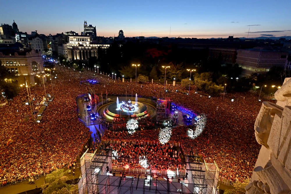 espanha-celebra-titulo-da-eurocopa-com-festa-em-madri