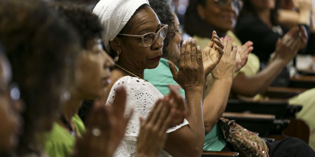 coalizao-de-entidades-lanca-campanha-por-mais-negros-nos-parlamentos