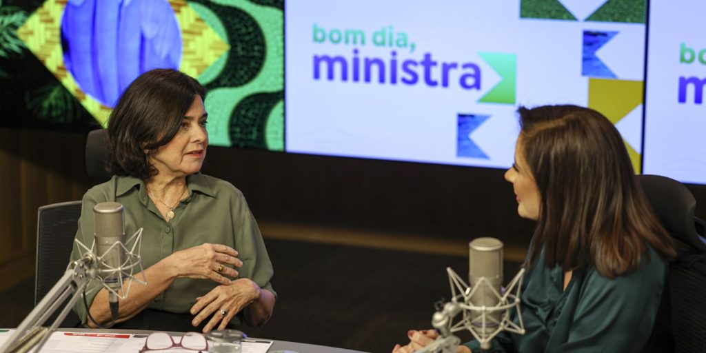 ministra-da-saude-comemora-dados-da-imunizacao-infantil