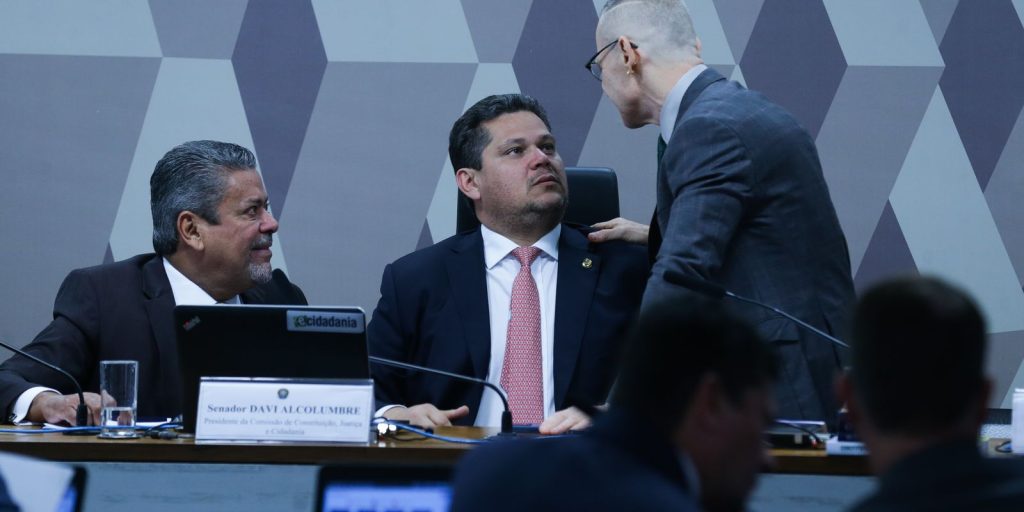 pec-que-anistia-partidos-so-deve-ser-votada-em-agosto-no-senado