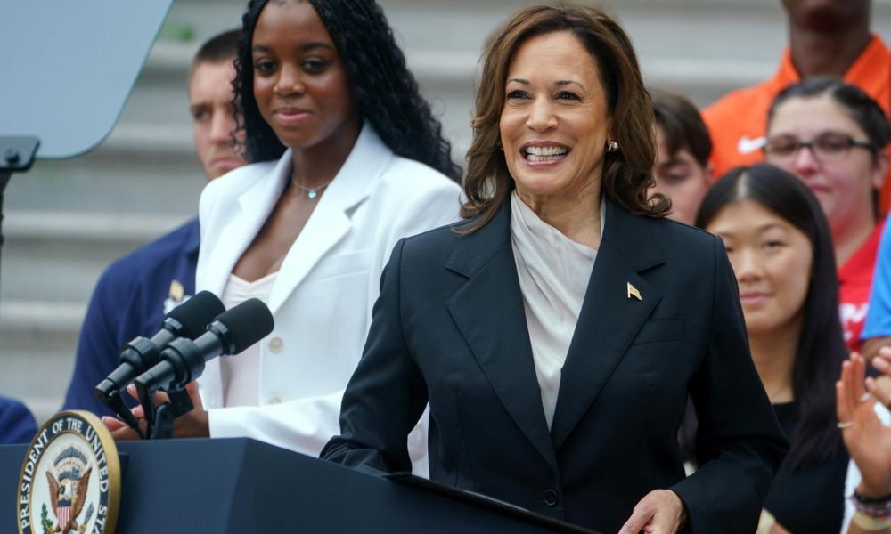 kamala-harris-arrecada-mais-de-r$-450-milhoes-em-24-horas-e-recebe-apoio-de-democratas