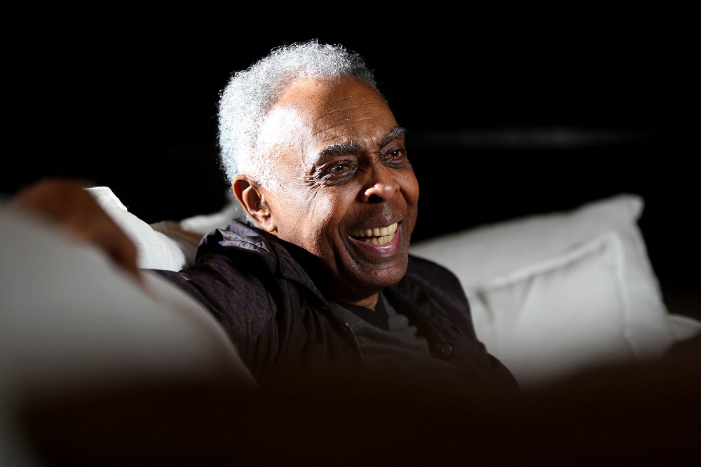 gilberto-gil-anuncia-aposentadoria-em-2025,-mas-continuara-fazendo-apresentacoes-esporadicas