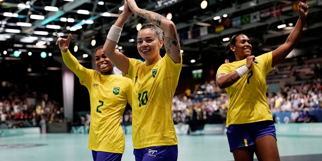 handebol:-brasil-estreia-em-paris-com-vitoria-impecavel-contra-espanha