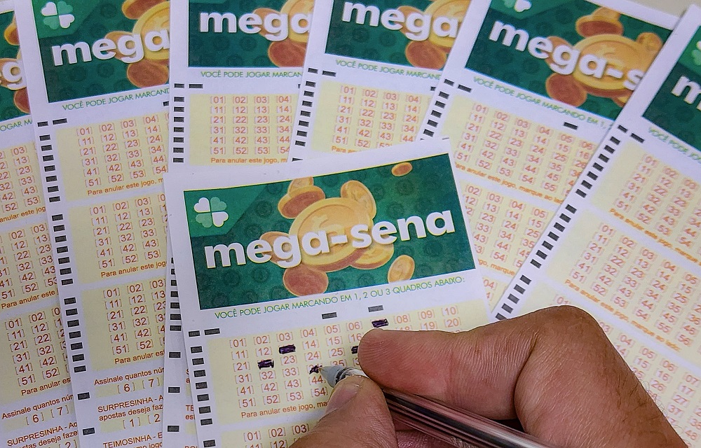 mega-sena:-nenhum-apostador-acerta-dezenas-e-premio-acumula-em-r$-72-milhoes