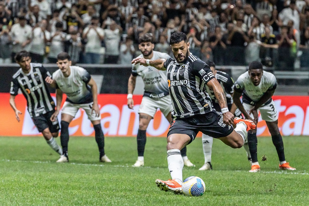 brasileirao:-corinthians-mostra-evolucao,-mas-e-derrotado-pelo-atletico-mg-por-2-a-1