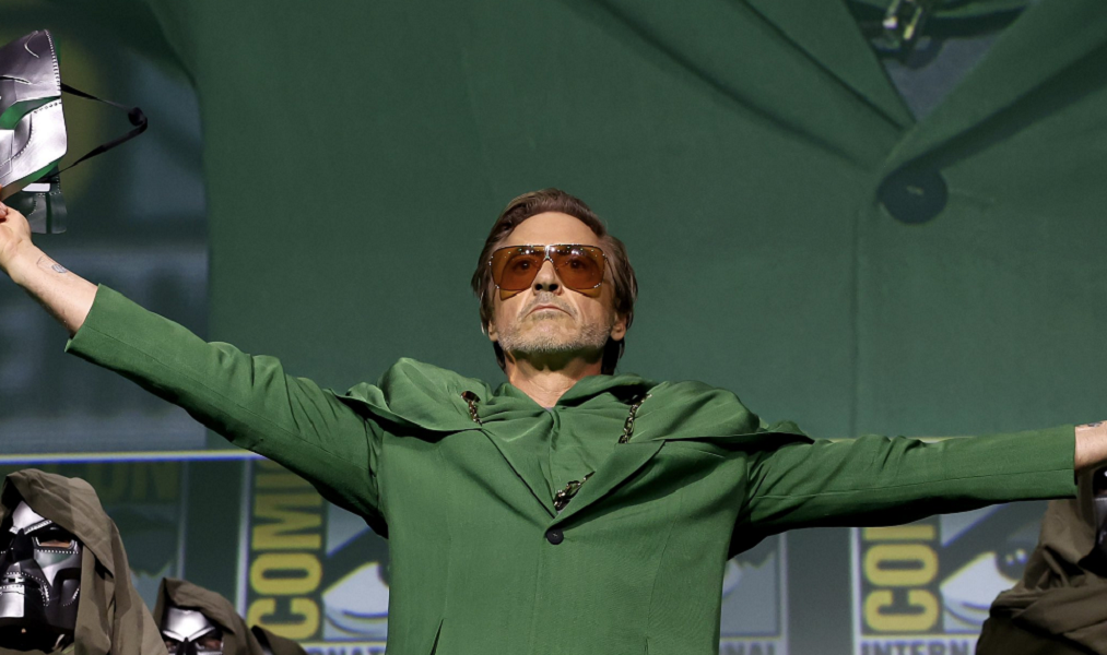 robert-downey-jr.-retorna-a-marvel-como-doutor-destino-na-comic-con-2024;-veja-video