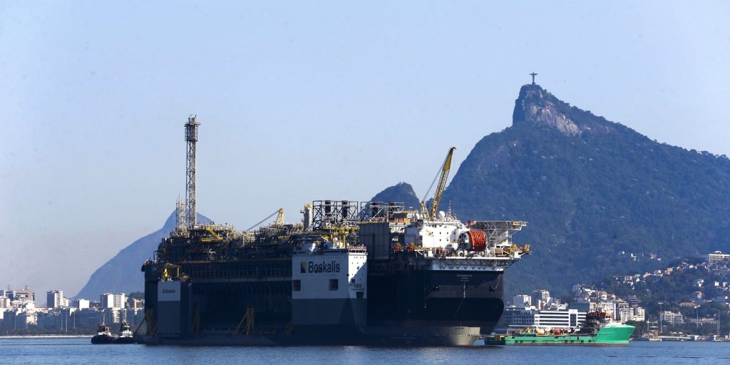 petrobras:-producao-de-petroleo-e-gas-natural-aumenta-2,4%-em-um-ano