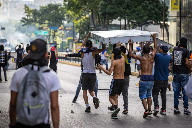 protestos-na-venezuela:-seis-mortos-e-750-detidos-em-atos-contra-resultados-eleitorais