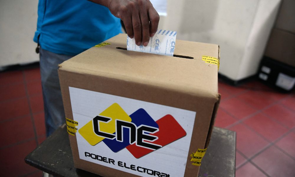 candidatos-presidenciais-exigem-publicacao-das-atas-de-votacao-na-venezuela