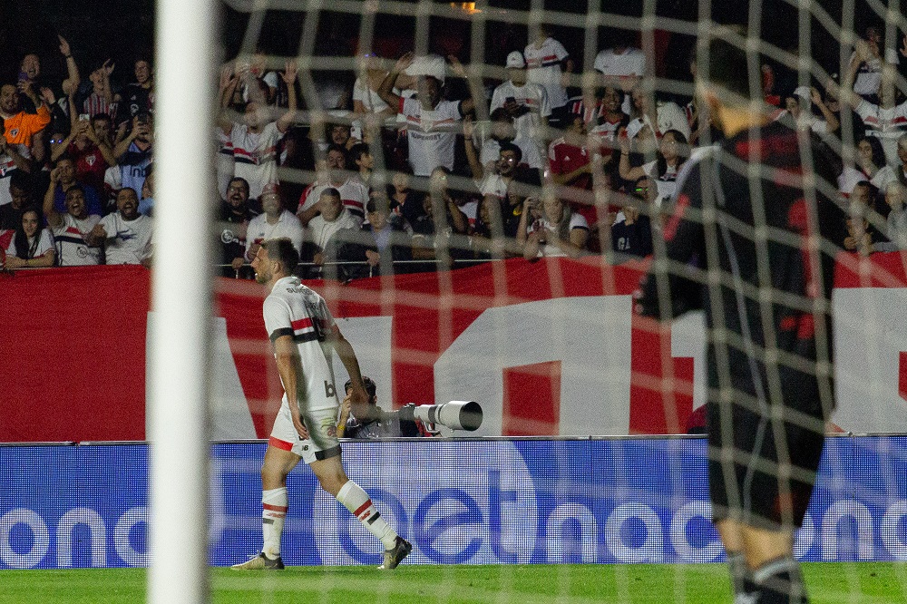 com-recorde-de-publico-no-morumbi-em-2024,-sao-paulo-vence-o-flamengo-com-gol-de-calleri