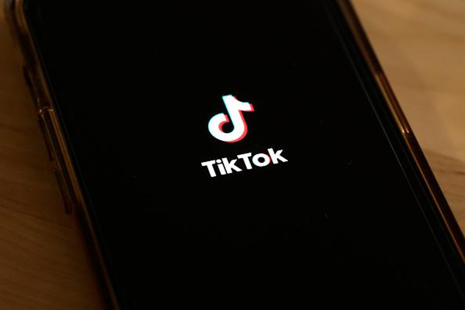 tiktok-encerra-programa-de-recompensas-e-evita-banimento-na-europa;-entenda