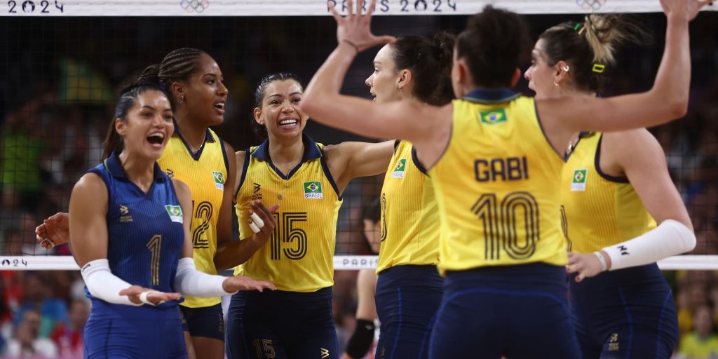 brasil-vence-republica-dominicana-e-vai-a-semifinal-no-volei-feminino