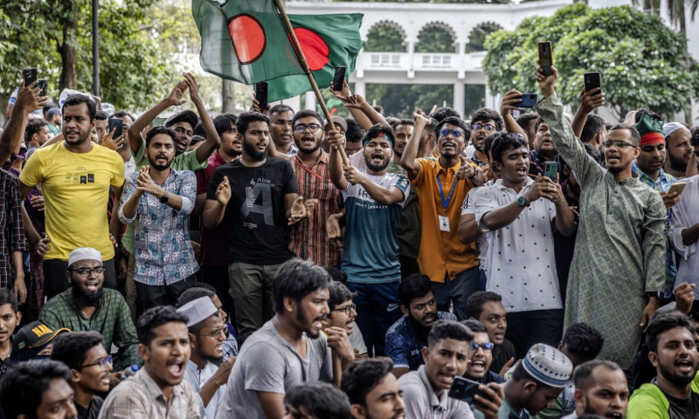 estudantes-retomam-protestos-em-bangladesh-para-exigir-renuncia-do-supremo-tribunal