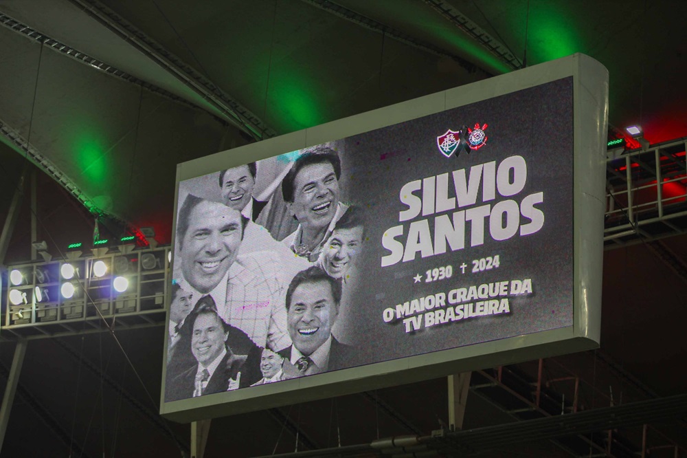 corinthians-e-fluminense-empatam-em-duelo-marcado-por-homenagem-a-silvio-santos