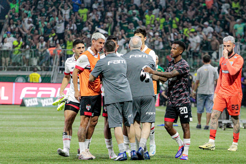 jogadores-de-palmeiras-e-sao-paulo-se-envolvem-em-briga-generalizada-apos-o-classico