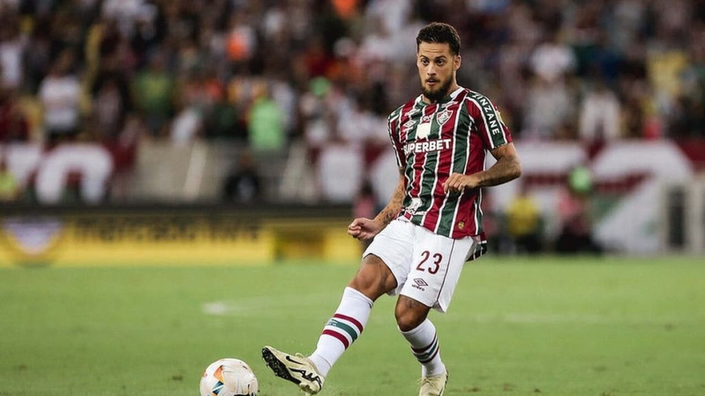 guga-deve-entrar-na-lateral-esquerda-em-jogo-do-fluminense