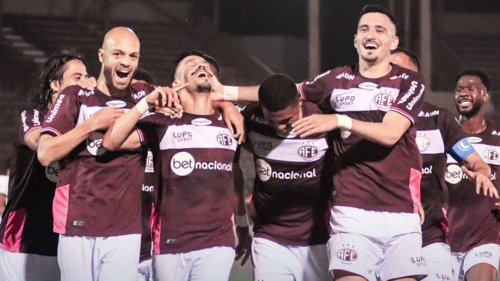 serie-c:-ferroviaria-aplica-goleada-no-volta-redonda,-e-encosta-no-lider-botafogo-sp