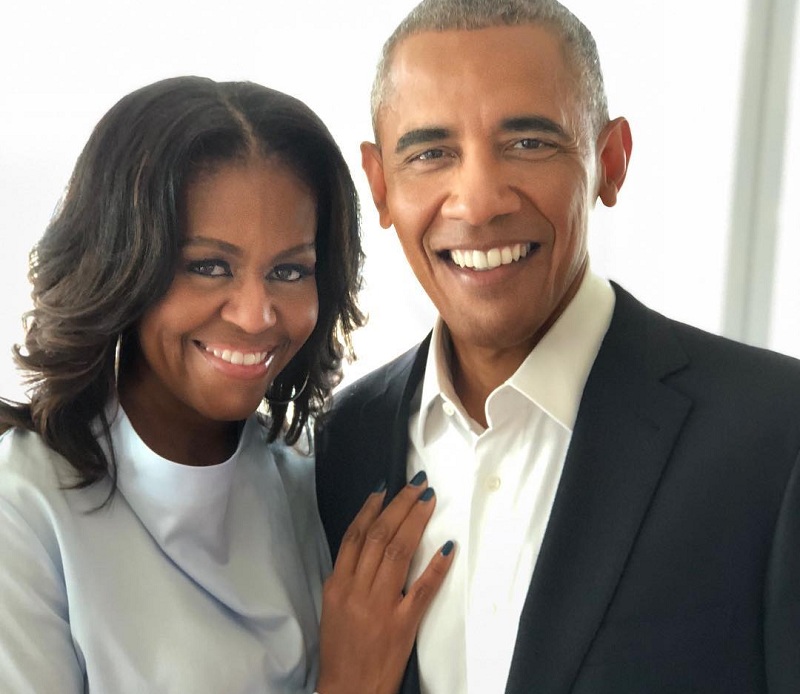 barack-obama-e-michelle-chegam-a-convencao-democrata-para-apoiar-kamala-harris