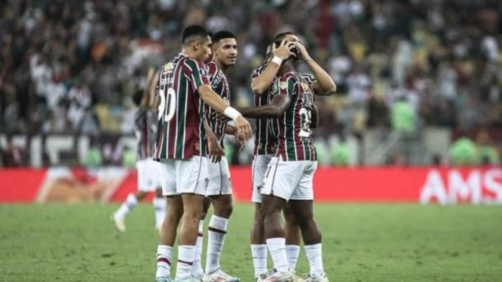 atuacoes-do-fluminense-contra-o-gremio:-fabio-e-arias-sao-destaques-da-classificacao