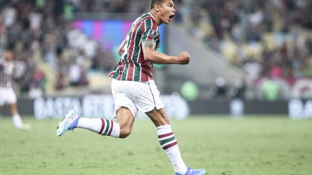 fabio-brilha-na-decisao-por-penaltis-e-fluminense-elimina-o-gremio-da-libertadores