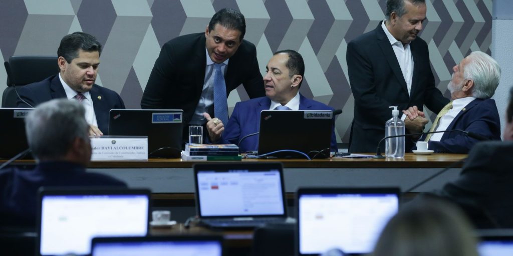 ccj-do-senado-reduz-prazo-de-inelegibilidade-previsto-na-ficha-limpa