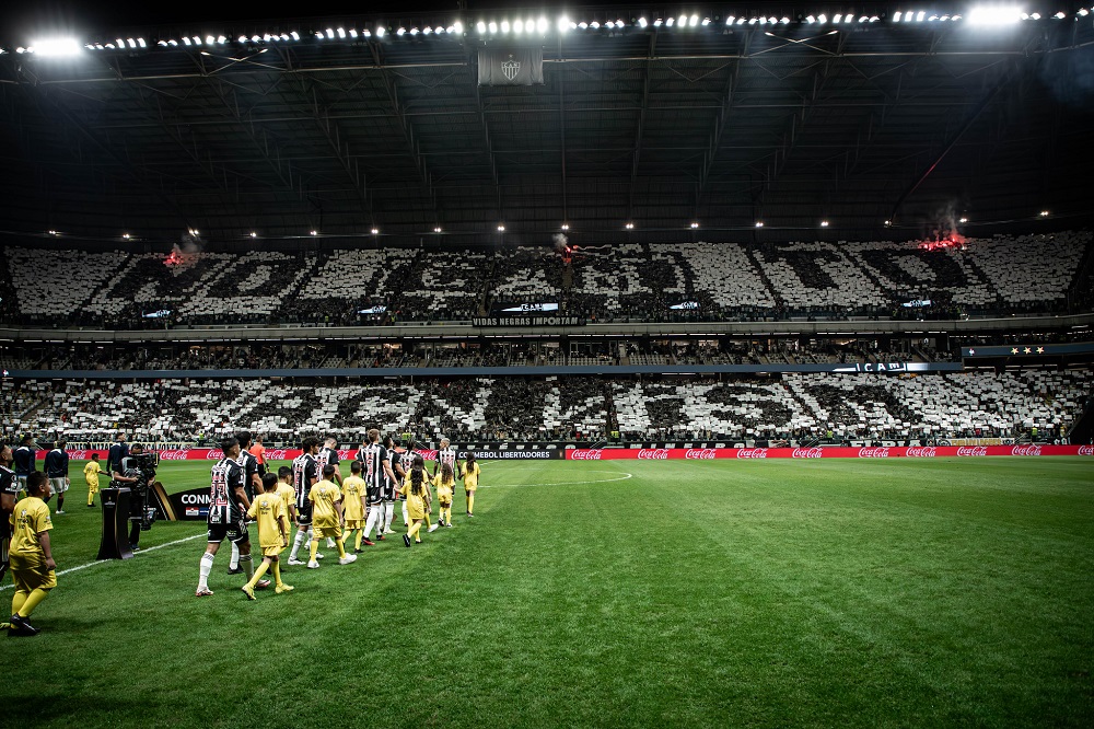 atletico-mineiro-repudia-ato-racista-de-jovem-torcedor-contra-argentinos-e-promete-punicao-exemplar