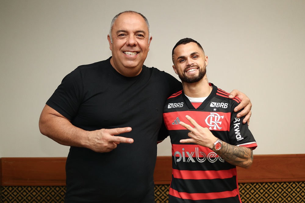 flamengo-oficializa-o-retorno-do-atacante-michael-com-contrato-ate-dezembro-de-2028