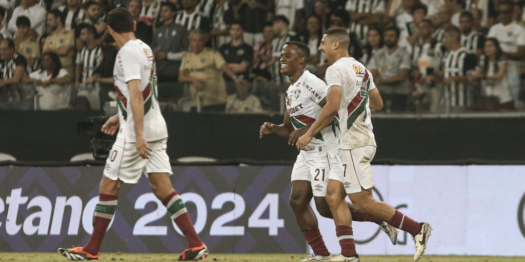 fluminense-bate-atletico-mg-no-mineirao-para-dormir-fora-do-z4