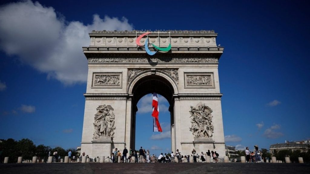 paralimpiadas-de-paris-inicia-com-cerimonia-de-abertura-festiva,-historica-e-com-muitos-brasileiros