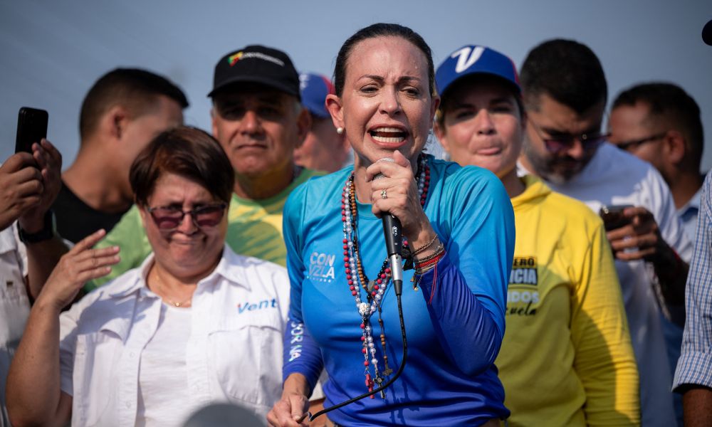 maria-corina-machado-diz,-em-protesto,-que-oposicao-fara-o-‘chavismo-ceder’